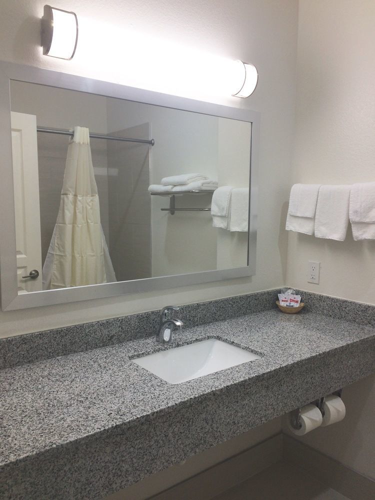 Scottish Inn & Suites - Conroe Eksteriør billede